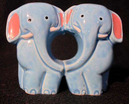 Elephant salt and pepper shaker set